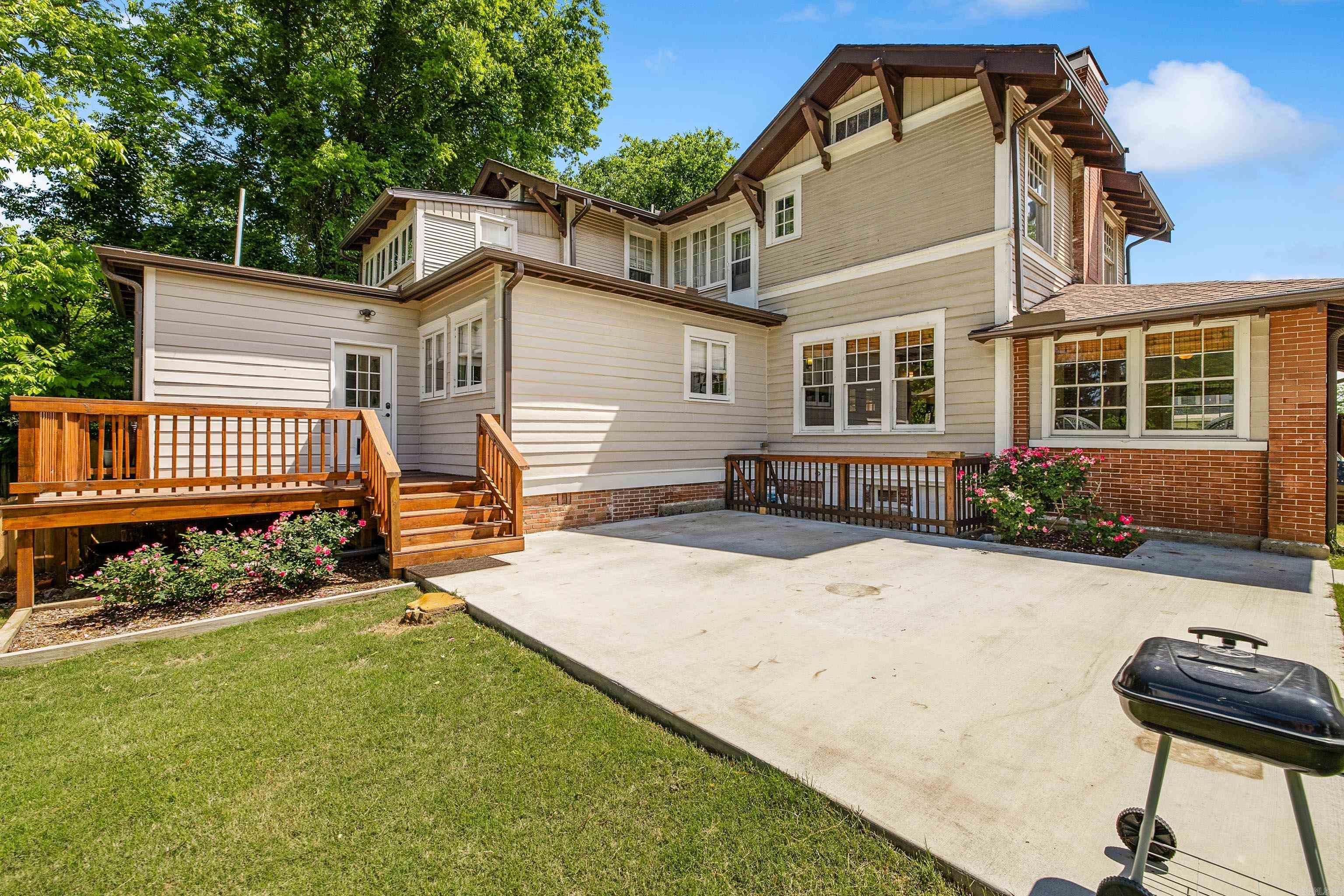 OAK TERRACE - Residential