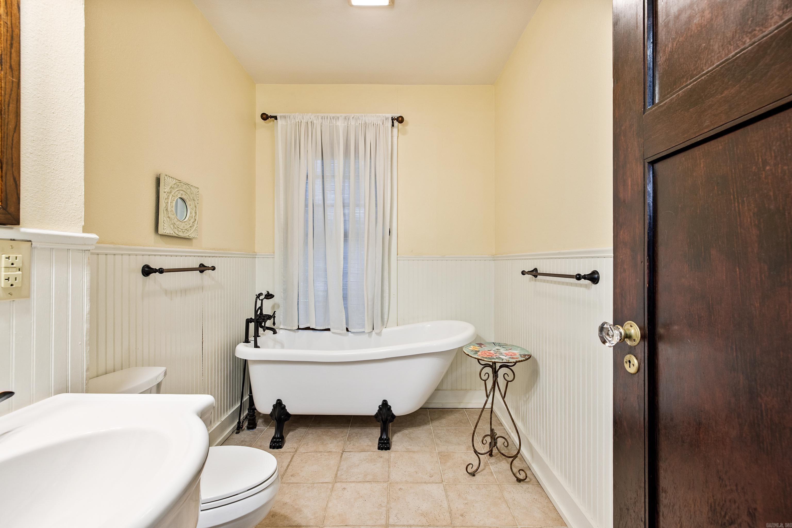 OAK TERRACE - Residential