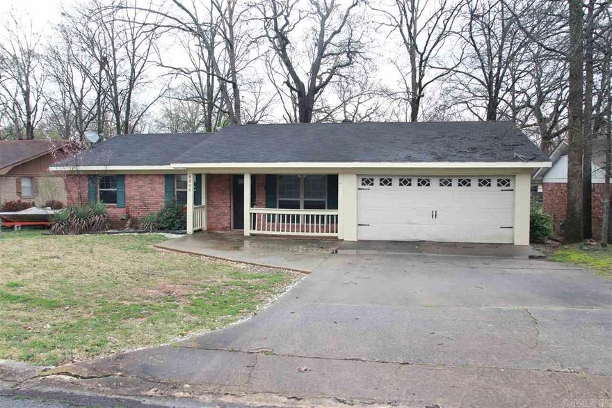 Apply online at c21prjxrentals.com. 3 bedroom, 2 bath home conveniently located off of Kiehl Avenue. 1 year with out pool is $1300, 1 year with pool is $1500, 2 years without pool is $1200, 2 Years with pool is $1400.