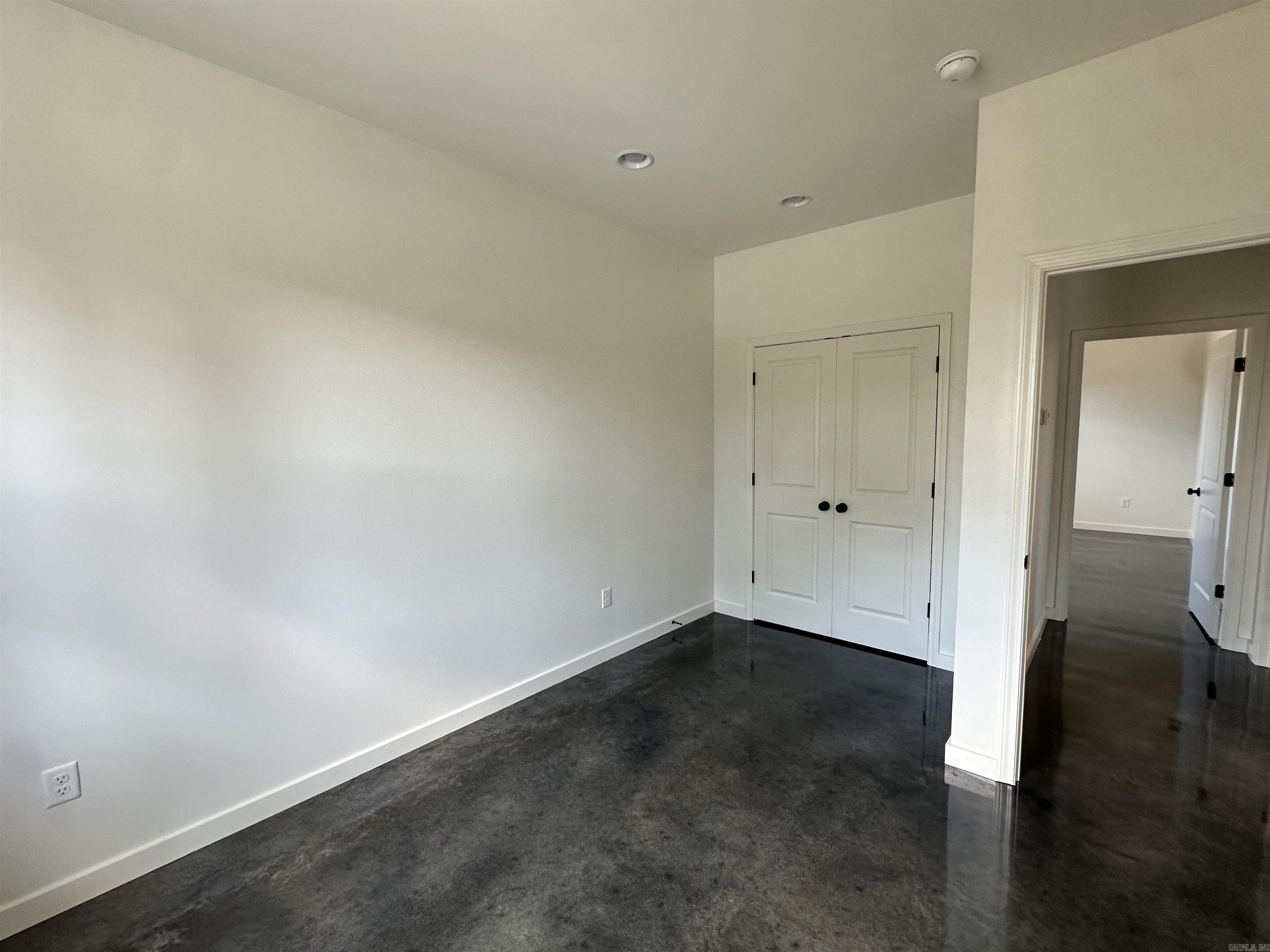 01-1S-13 - Residential Lease