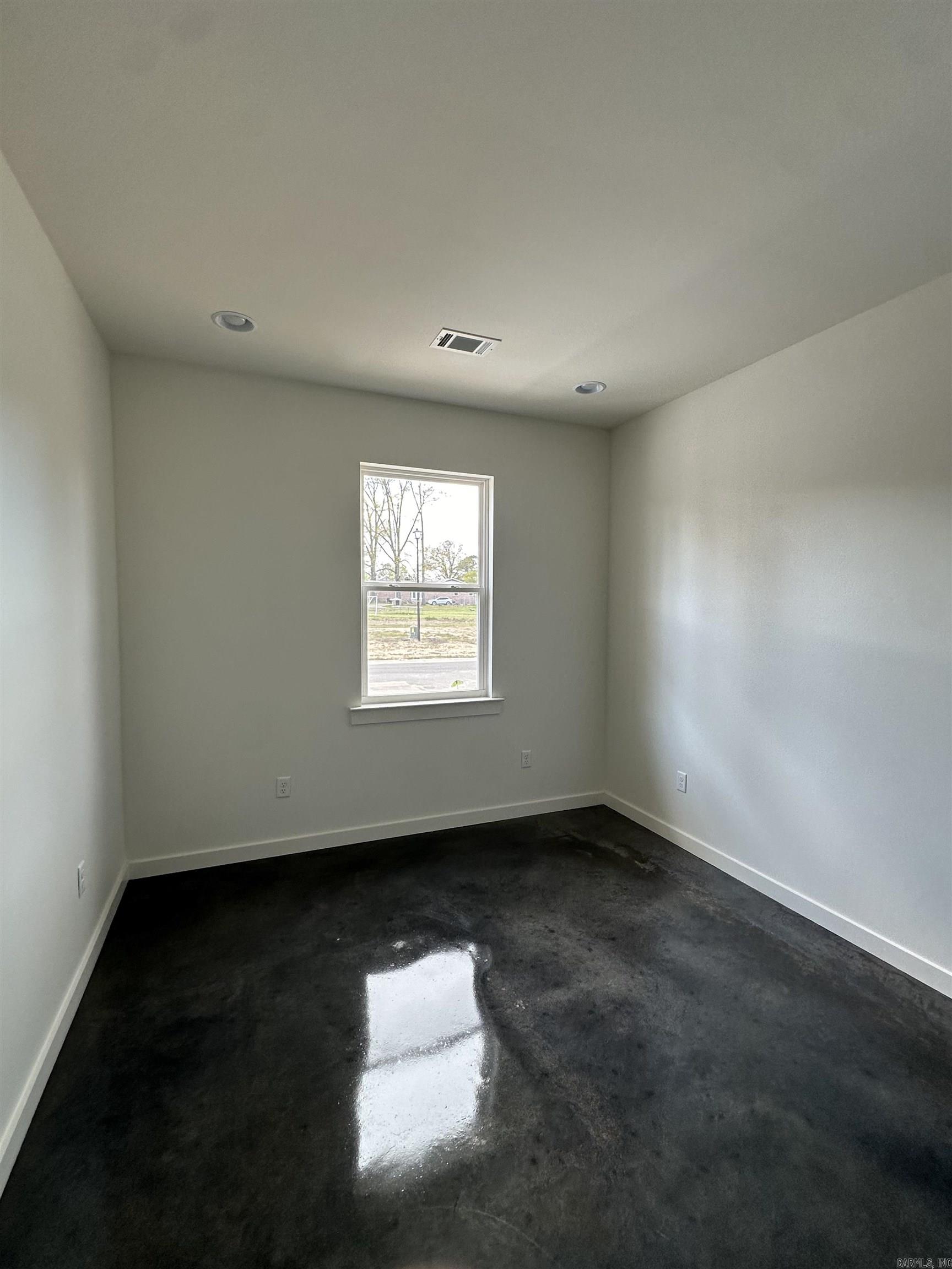 01-1S-13 - Residential Lease