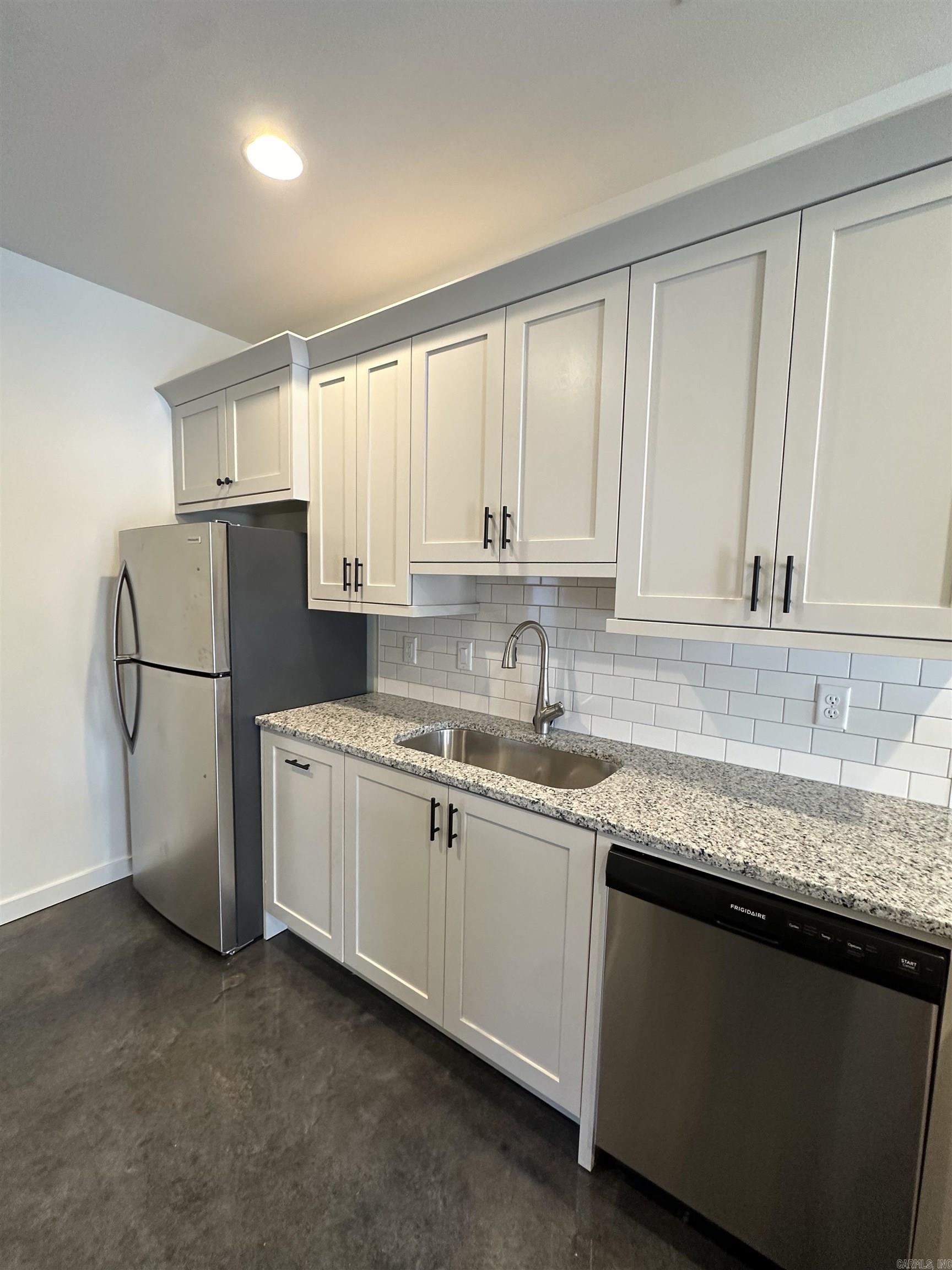 01-1S-13 - Residential Lease