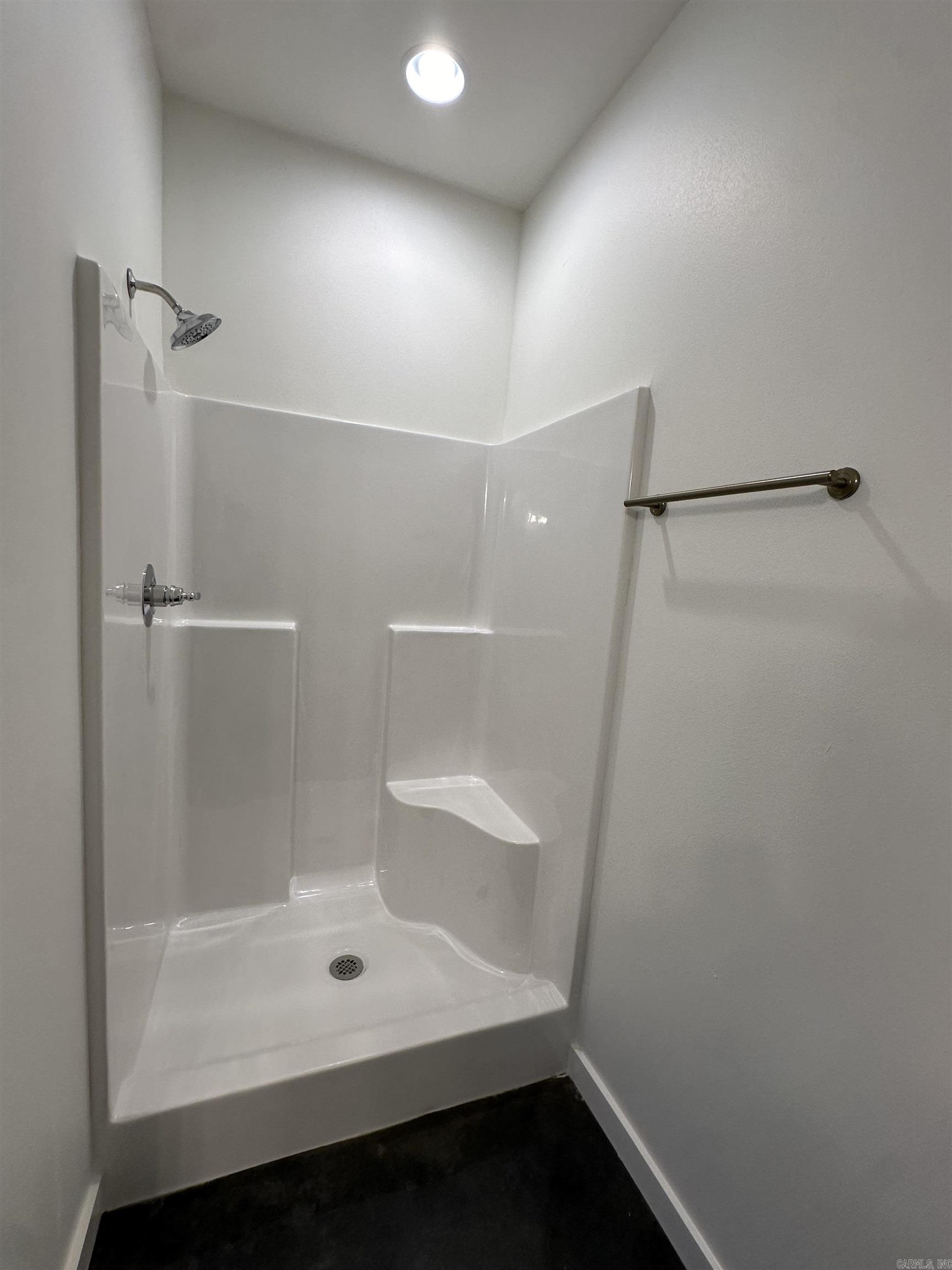 01-1S-13 - Residential Lease