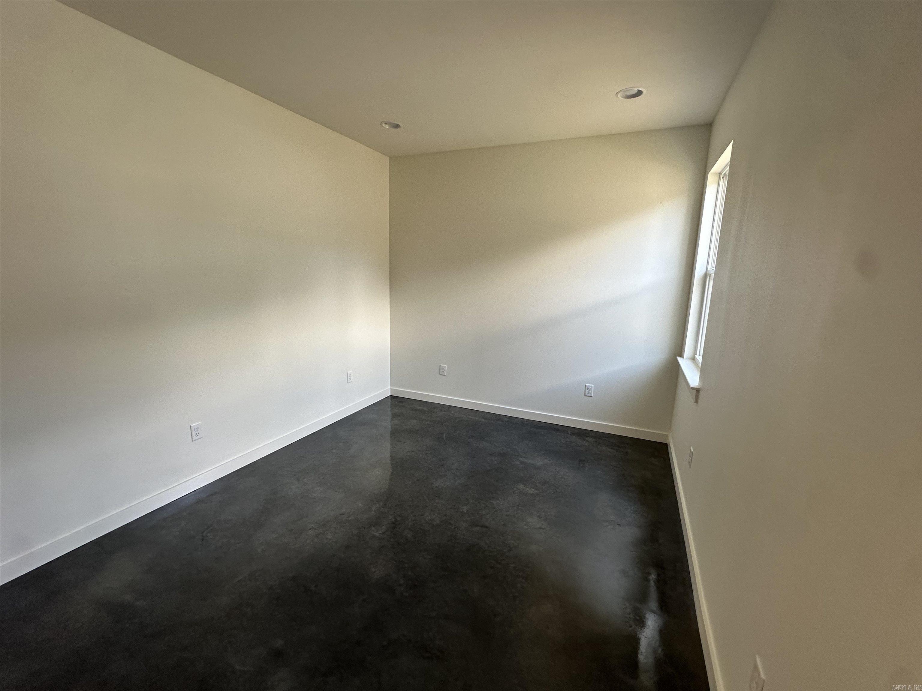 01-1S-13 - Residential Lease