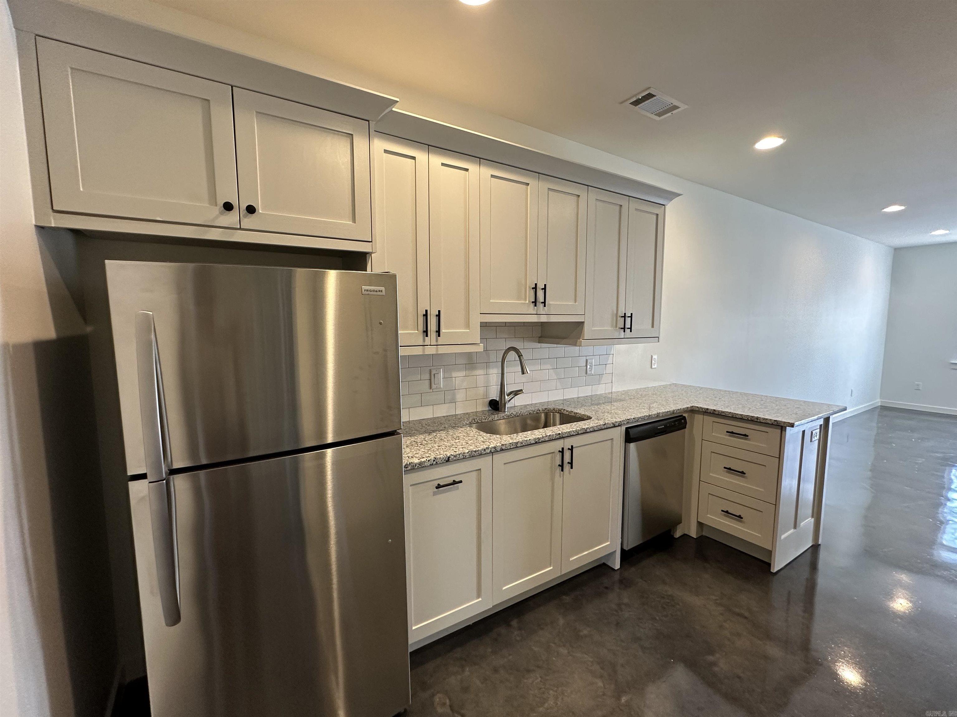 01-1S-13 - Residential Lease