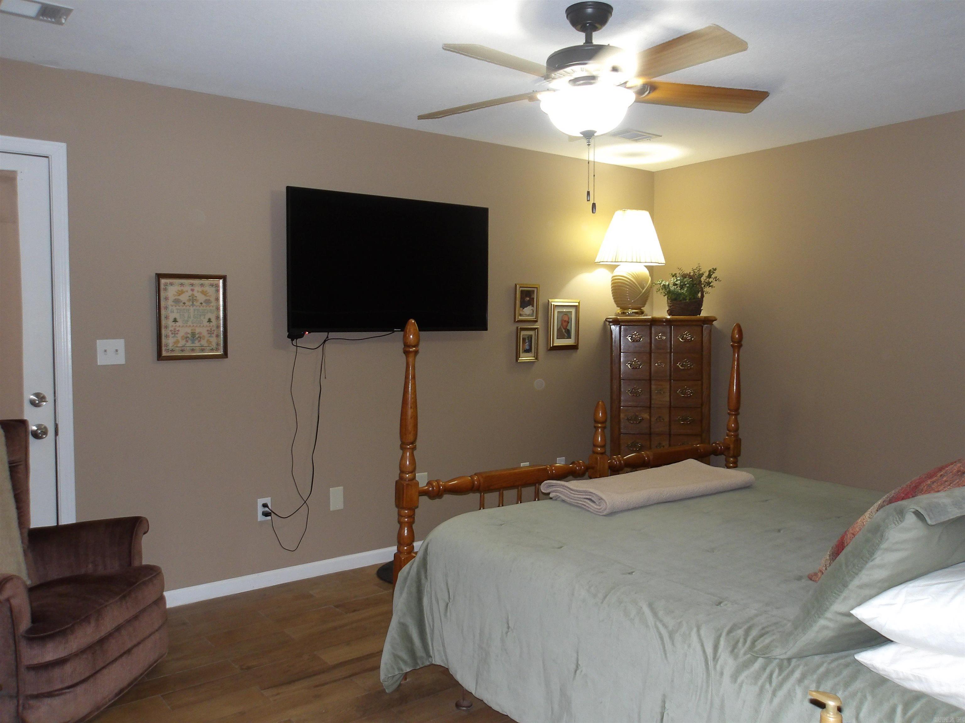 HUNTERS GLEN - Residential