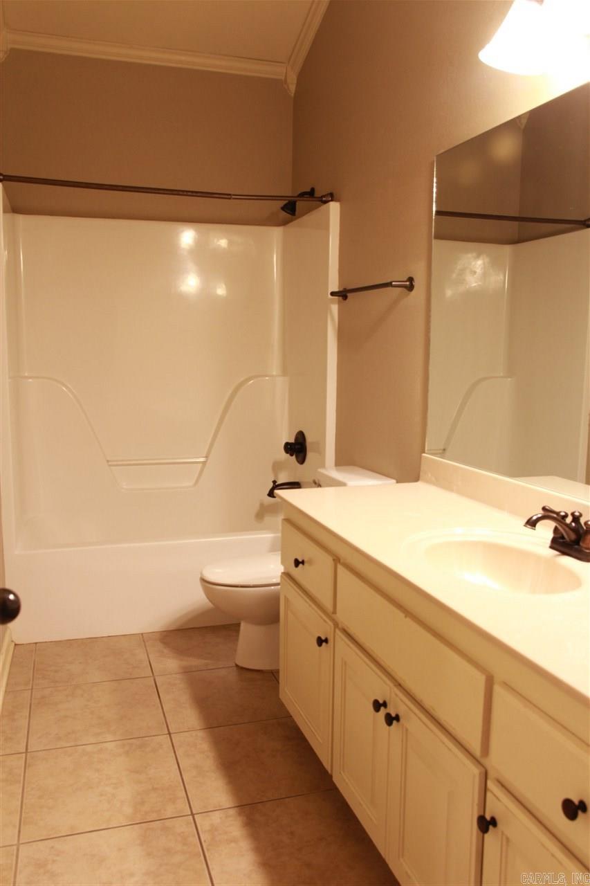 Base Meadows - Residential Lease