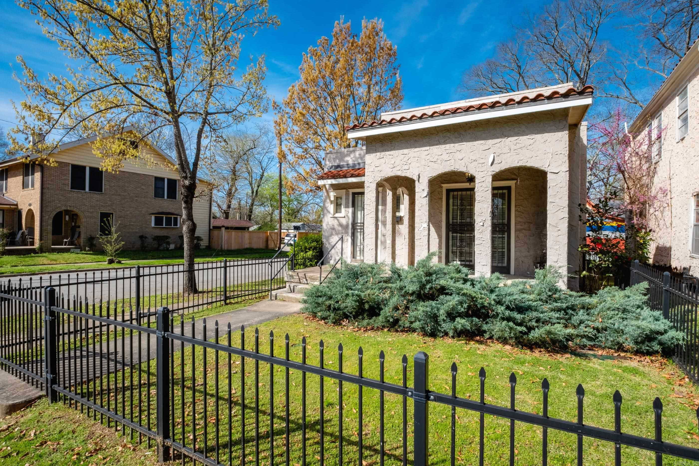 Weldon E Wrights - Residential