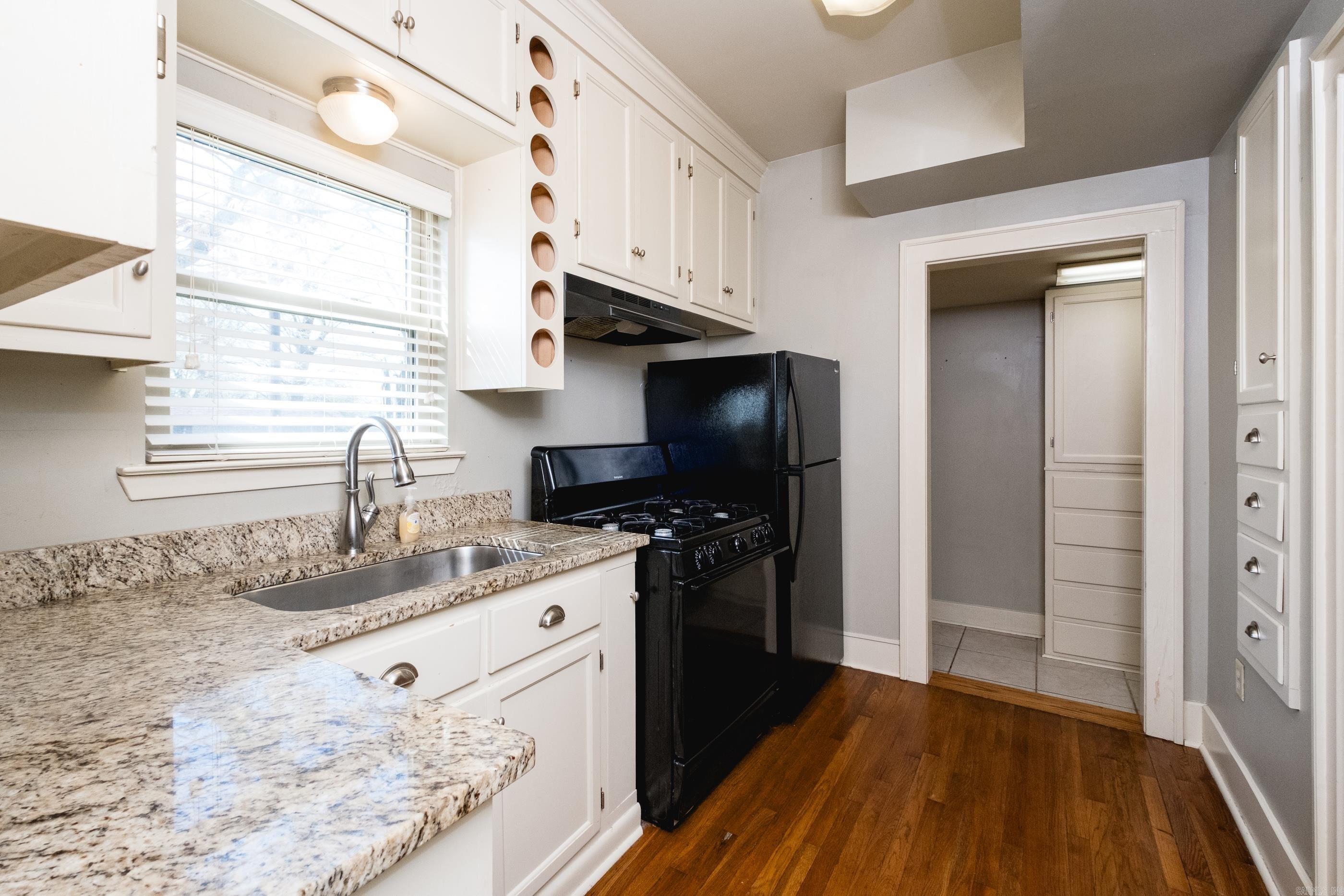 Weldon E Wrights - Residential