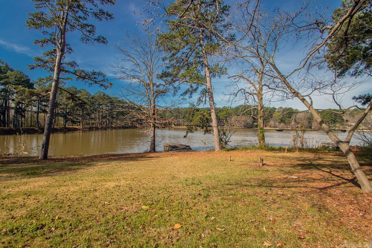 BEAUTIFUL LAKEVIEW - Residential