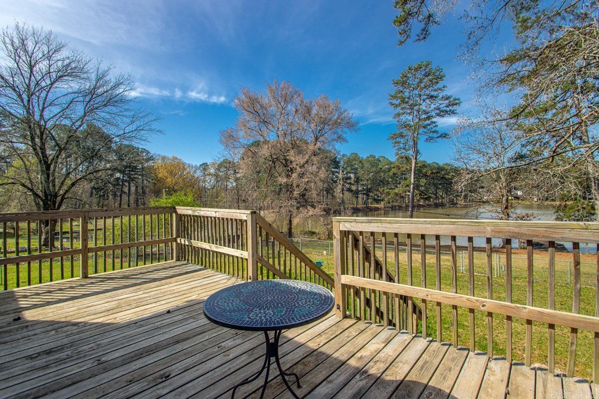 BEAUTIFUL LAKEVIEW - Residential