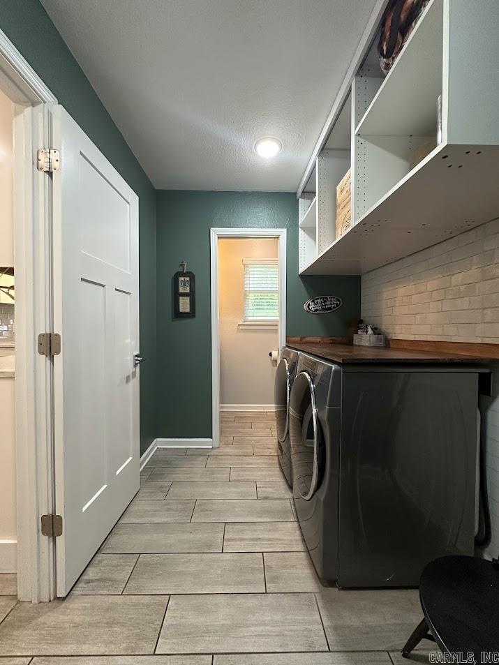 WHISPERING HILLS - Residential