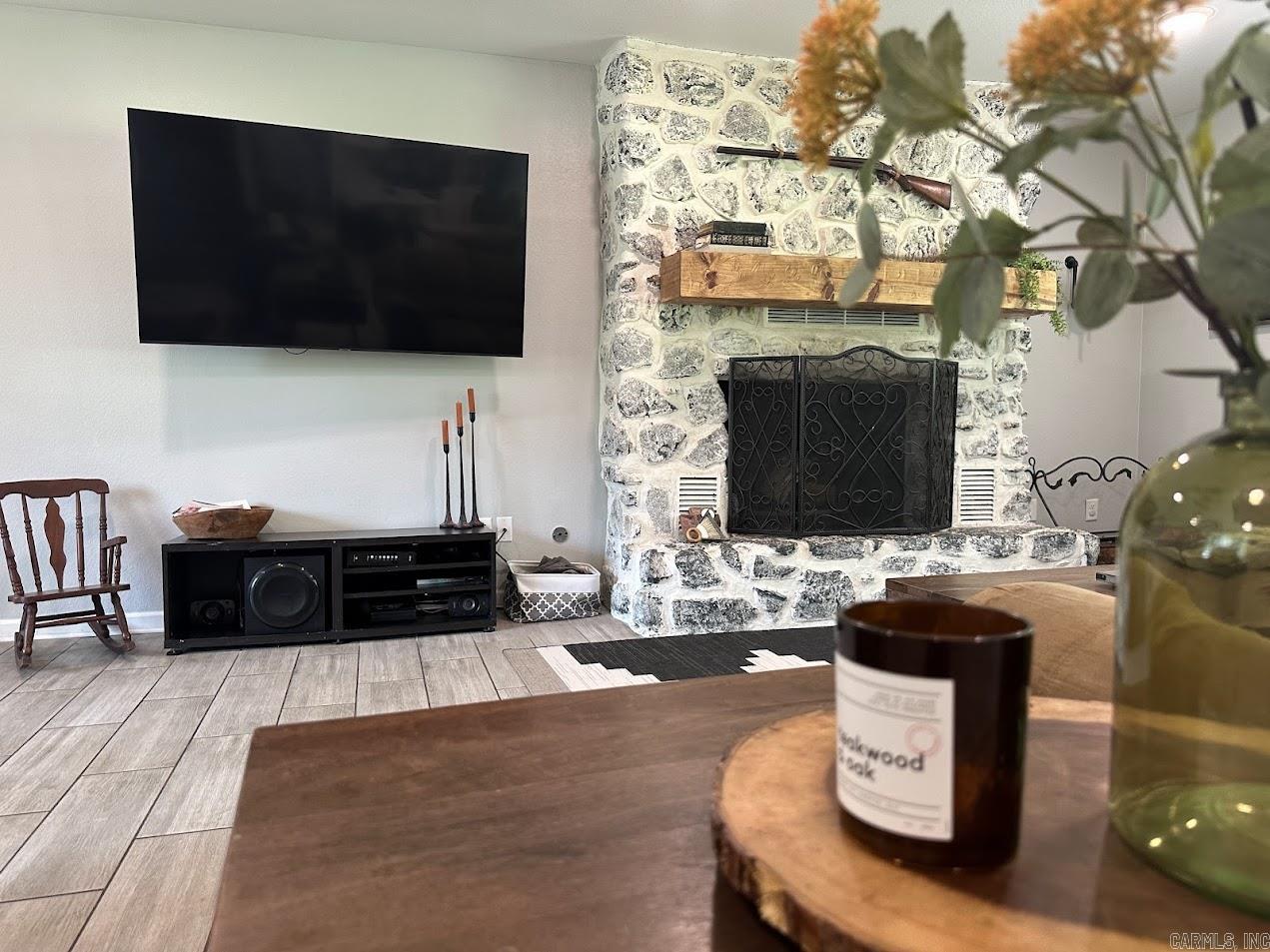 WHISPERING HILLS - Residential