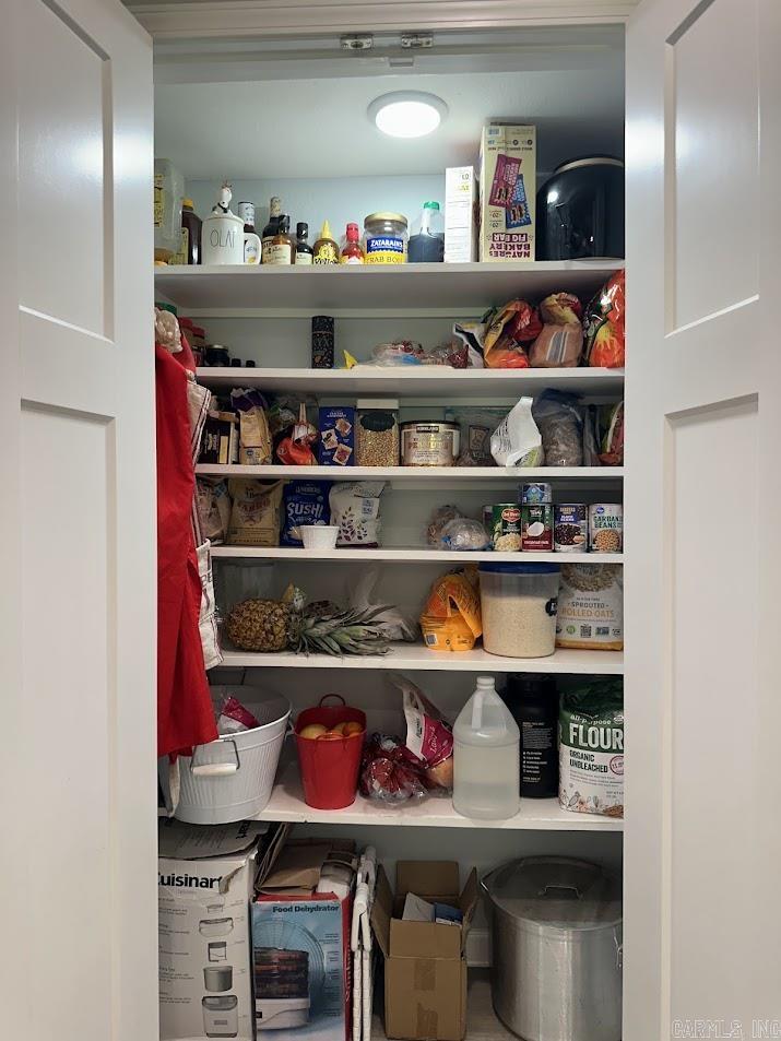 WHISPERING HILLS - Residential