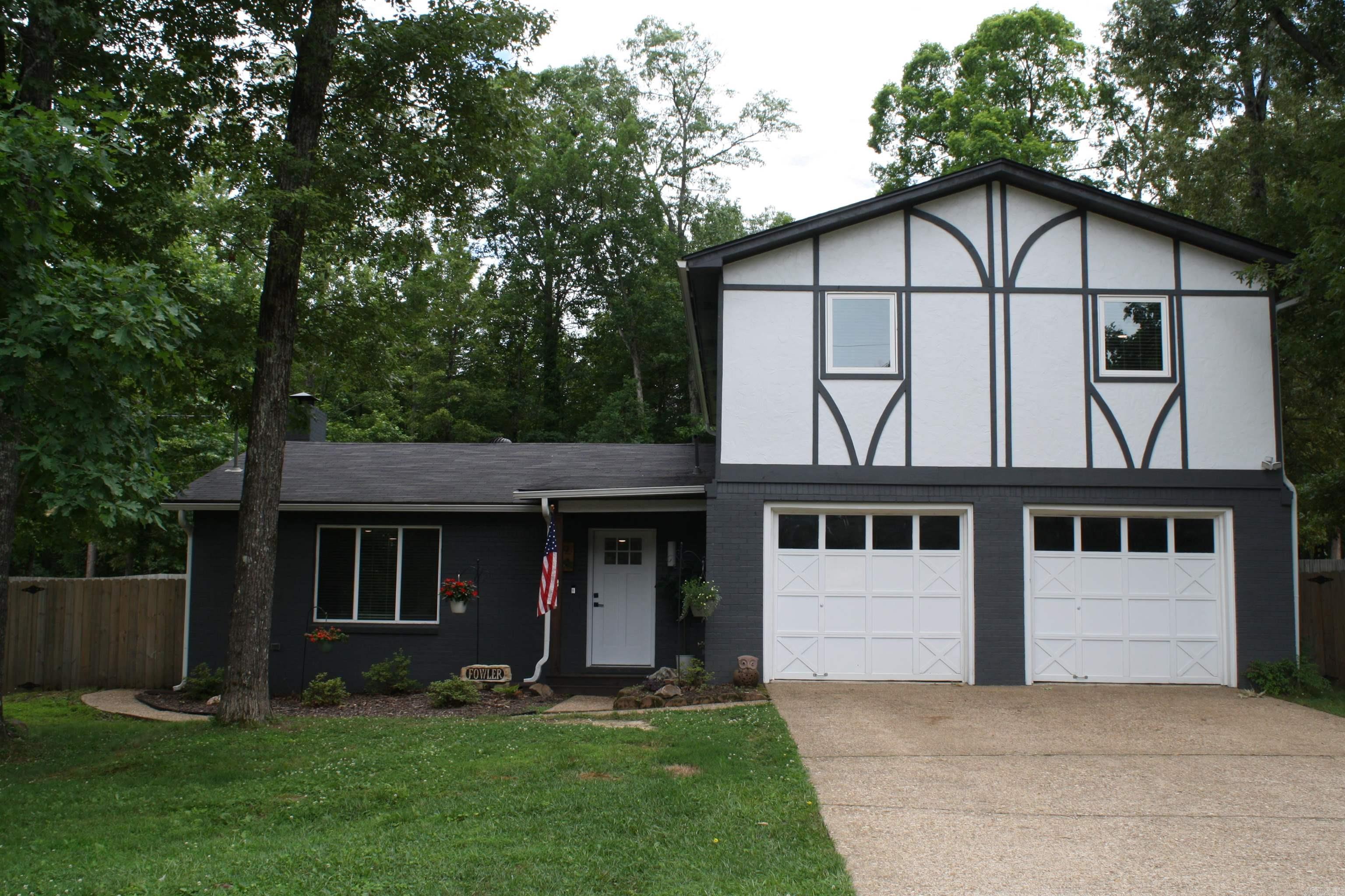 WHISPERING HILLS - Residential