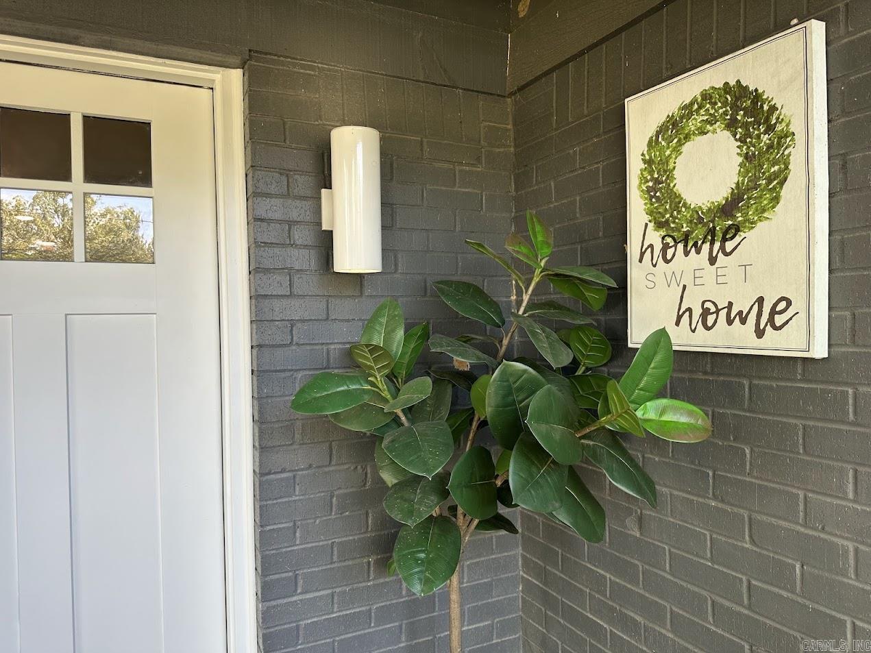 WHISPERING HILLS - Residential