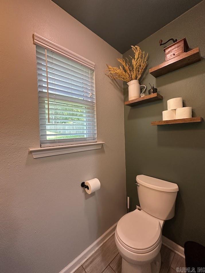 WHISPERING HILLS - Residential