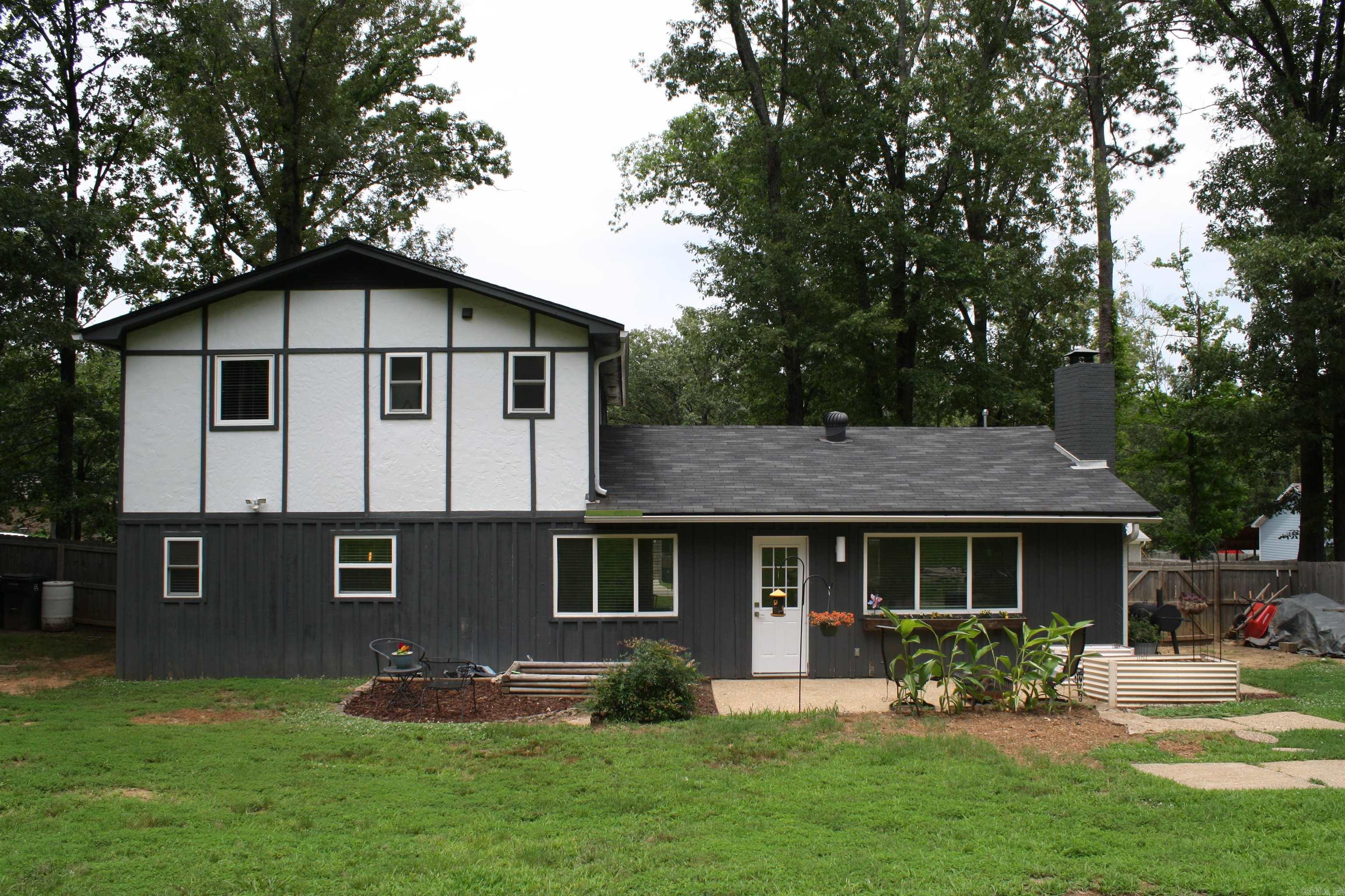 WHISPERING HILLS - Residential