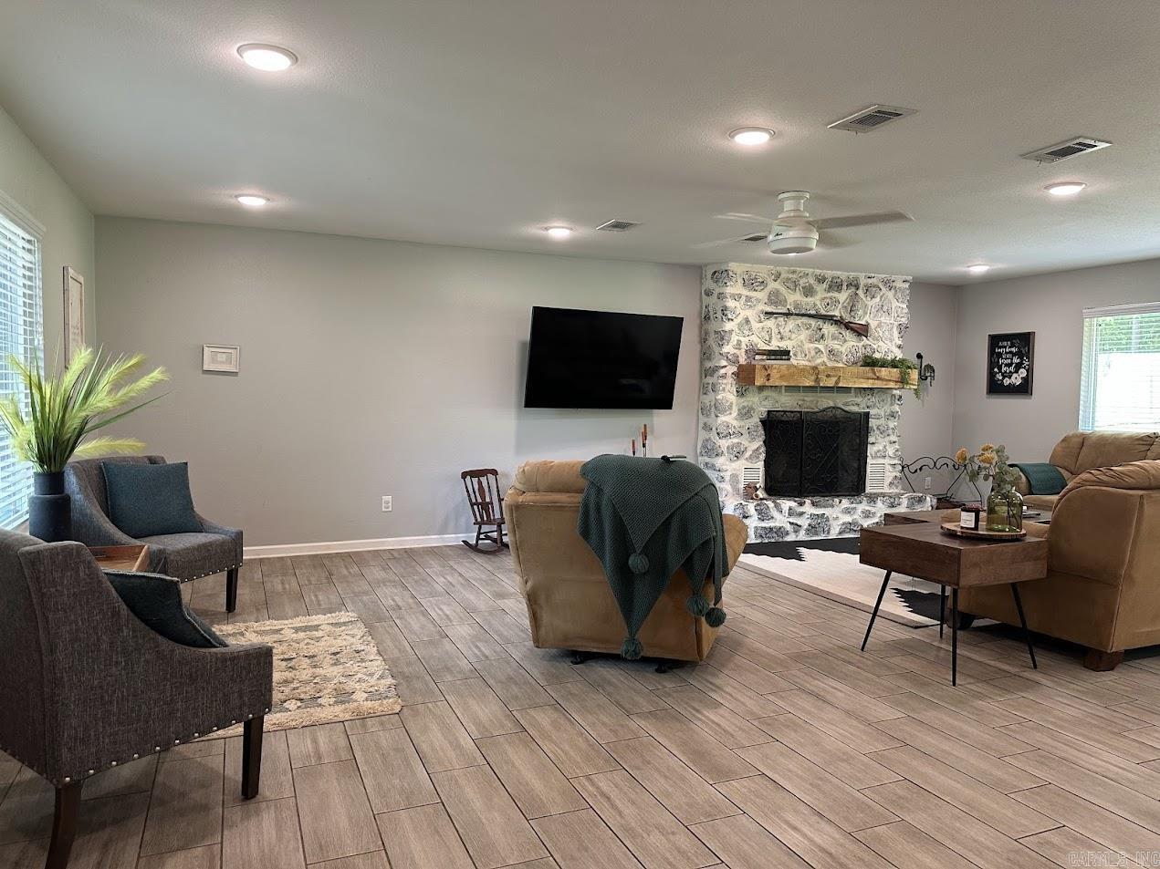 WHISPERING HILLS - Residential