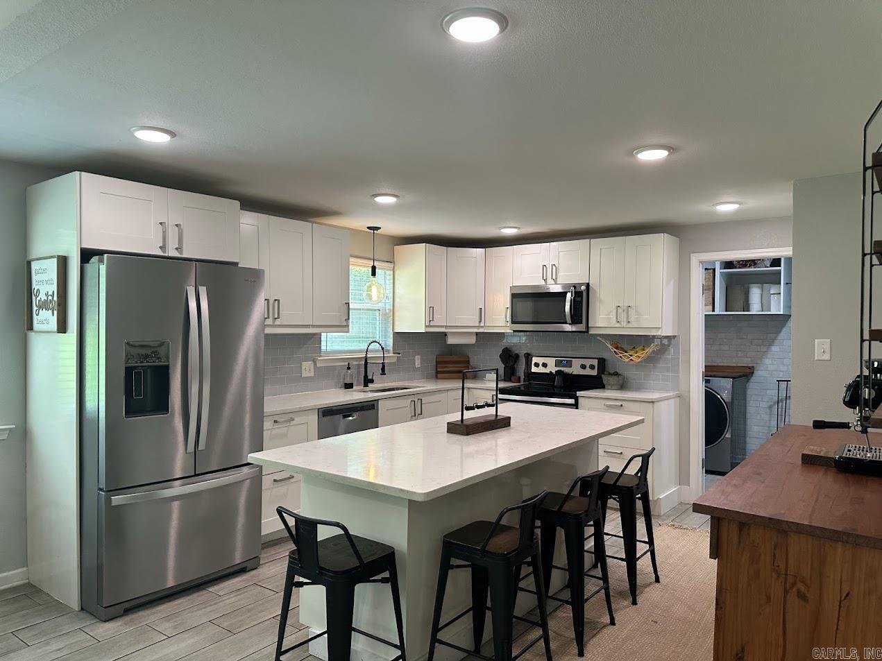 WHISPERING HILLS - Residential