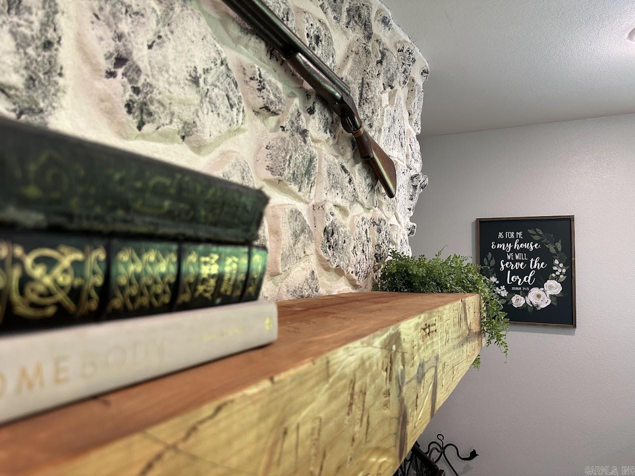 WHISPERING HILLS - Residential