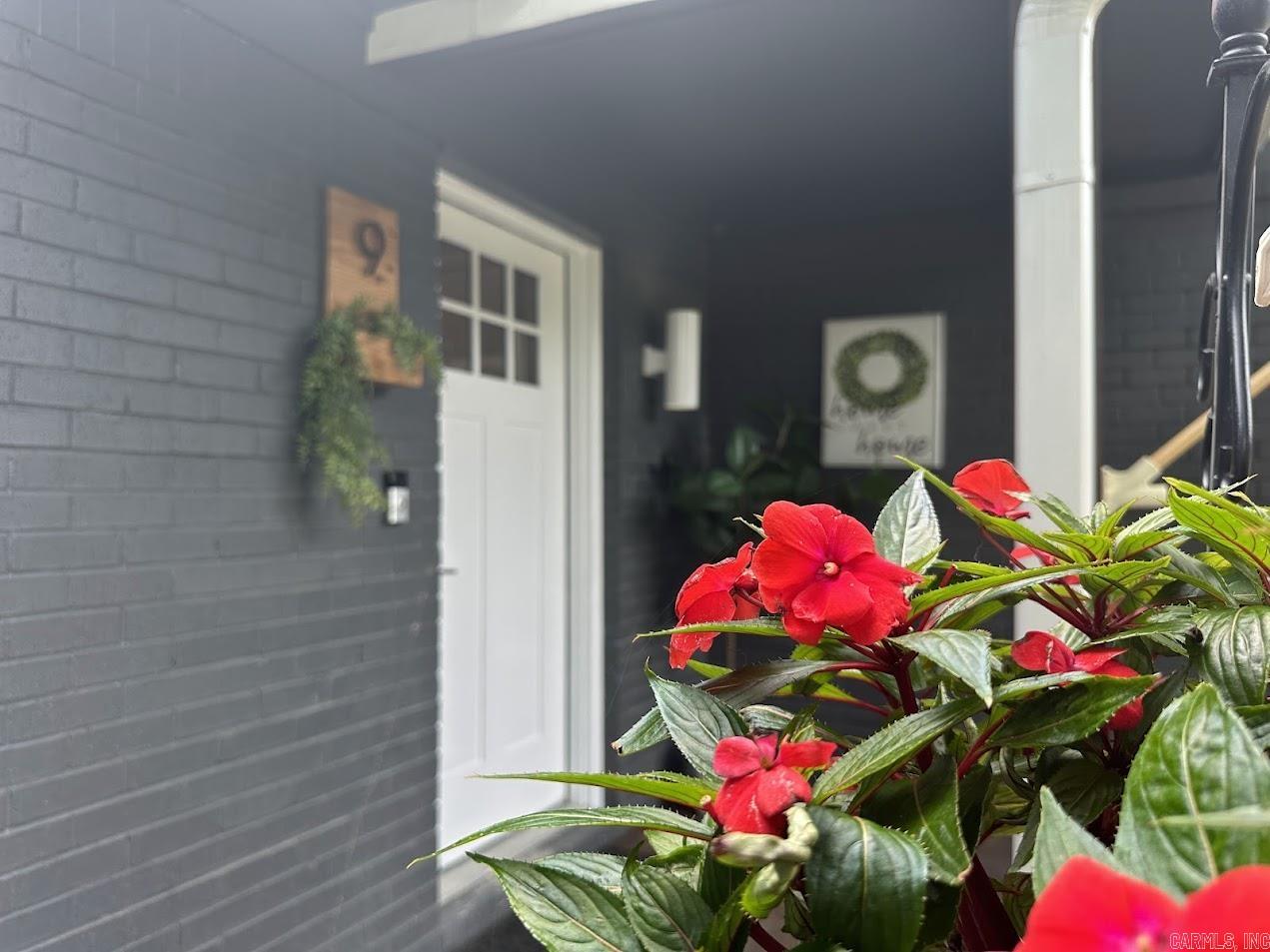 WHISPERING HILLS - Residential