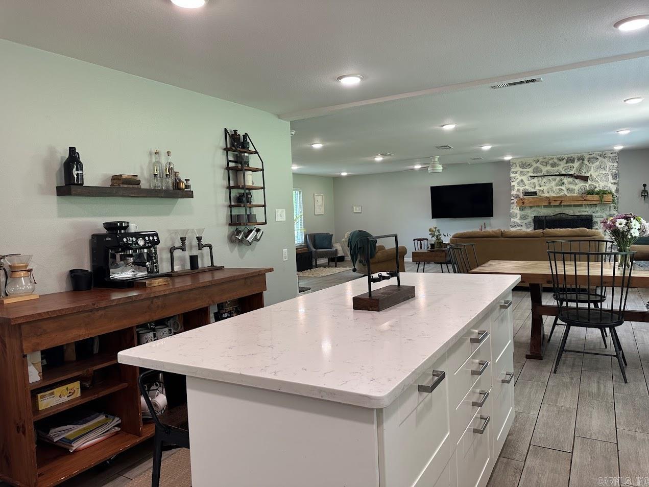 WHISPERING HILLS - Residential