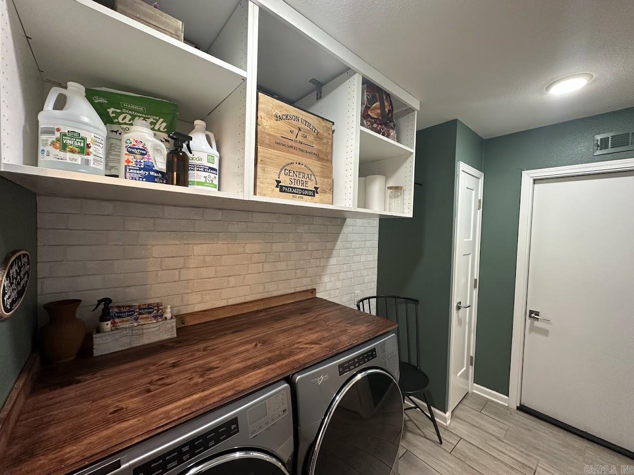 WHISPERING HILLS - Residential