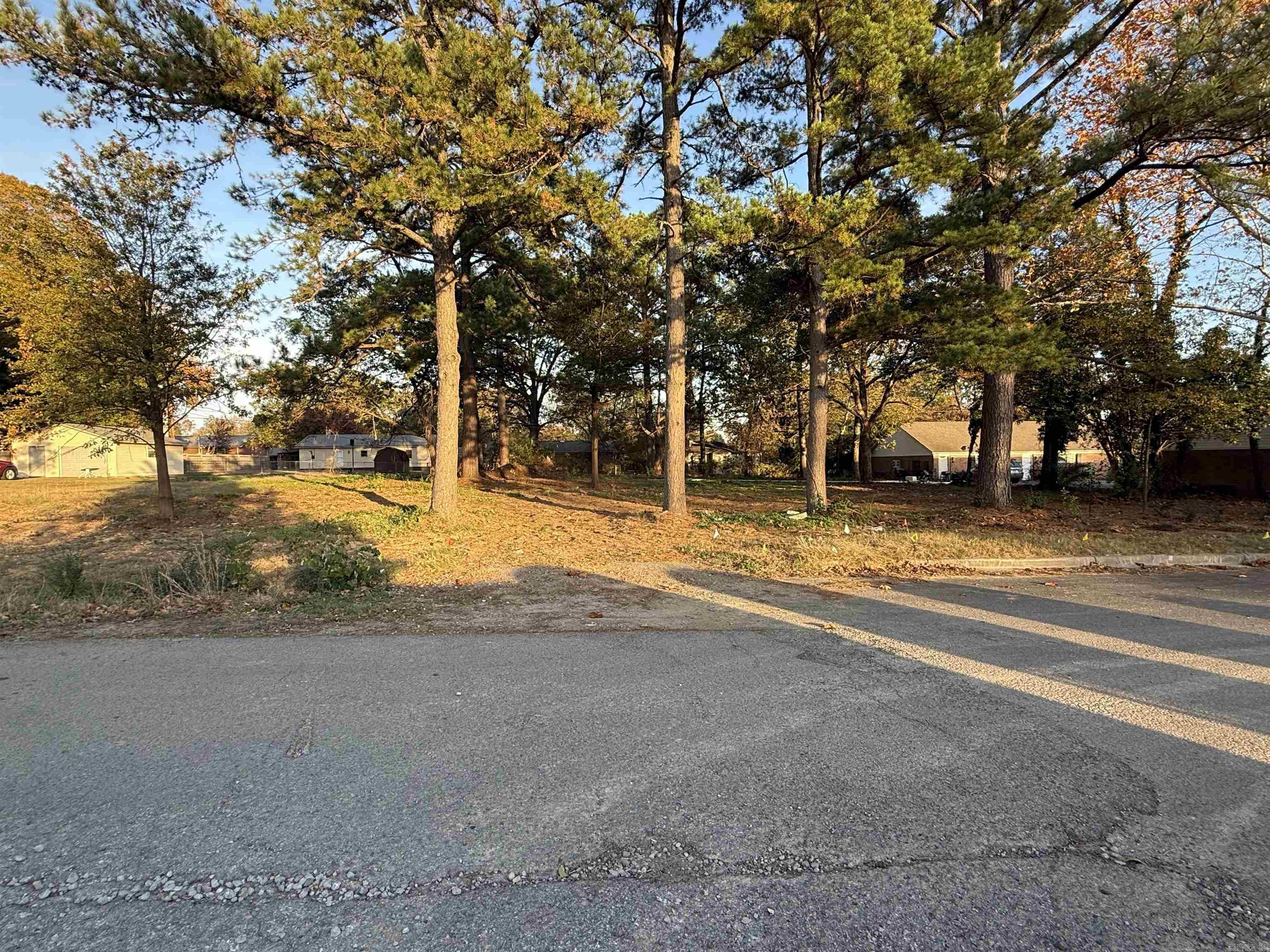 Searcy Outlots - Land