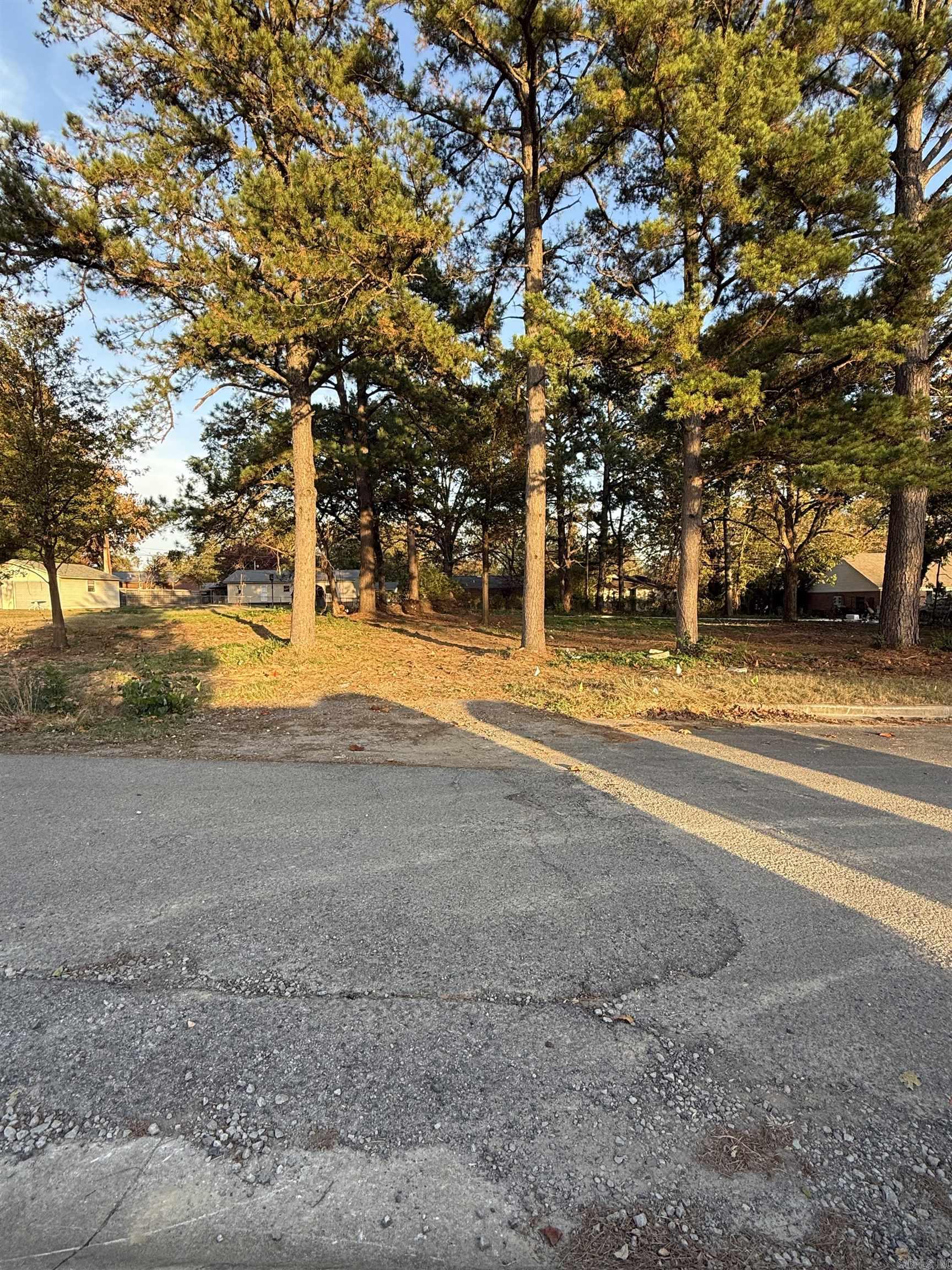 Searcy Outlots - Land