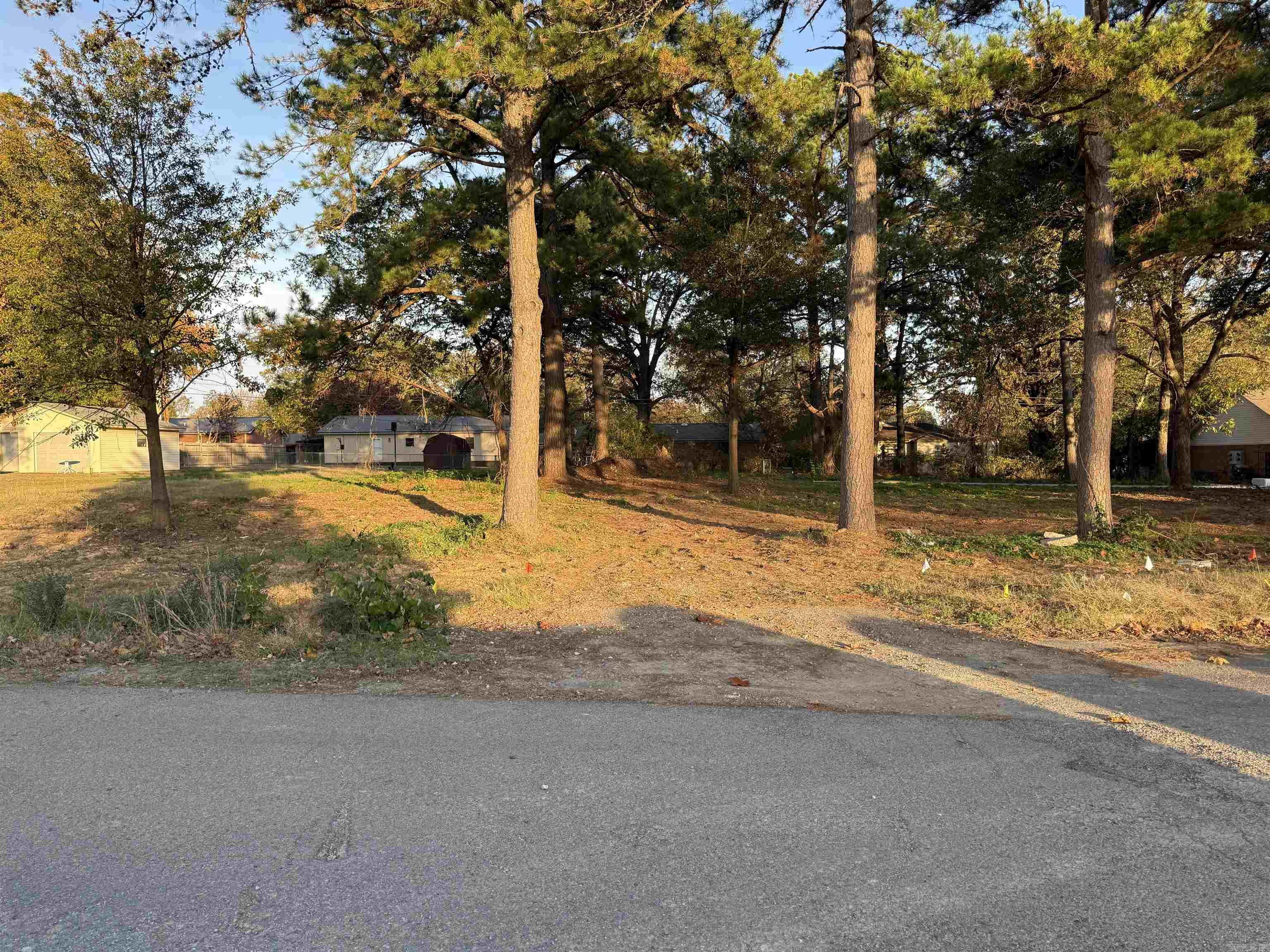 Searcy Outlots - Land