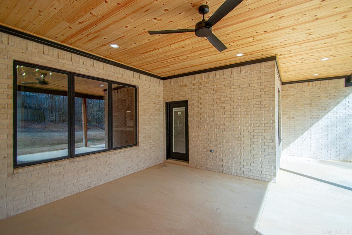 ARLINGTON PARK - Residential