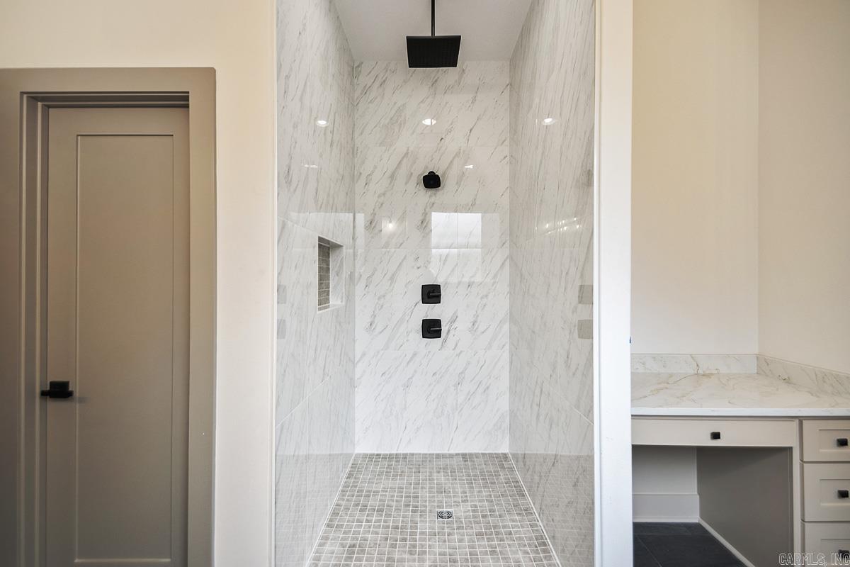 ARLINGTON PARK - Residential