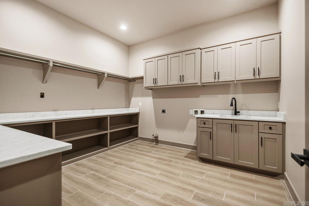 ARLINGTON PARK - Residential