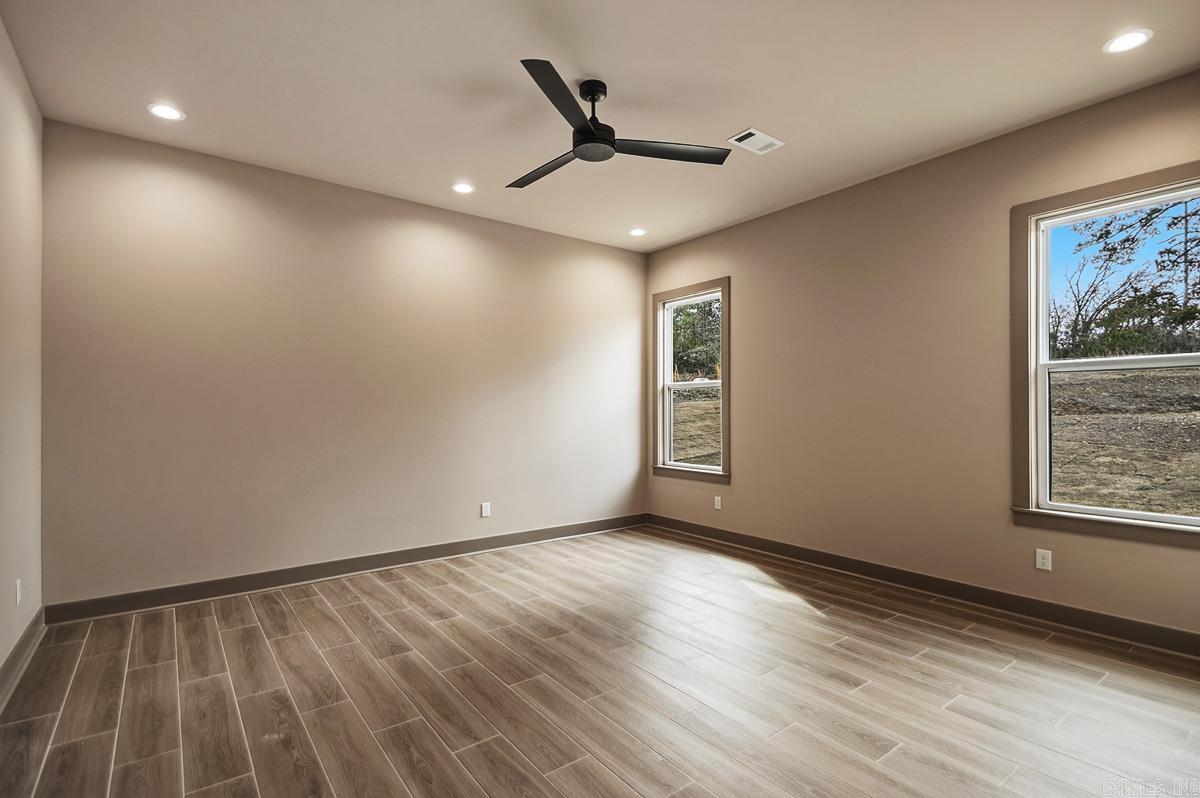 ARLINGTON PARK - Residential