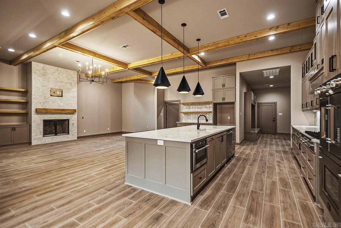 ARLINGTON PARK - Residential