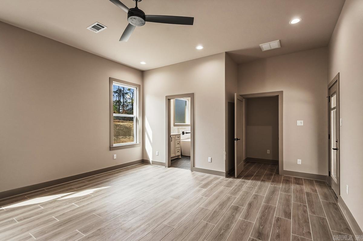 ARLINGTON PARK - Residential