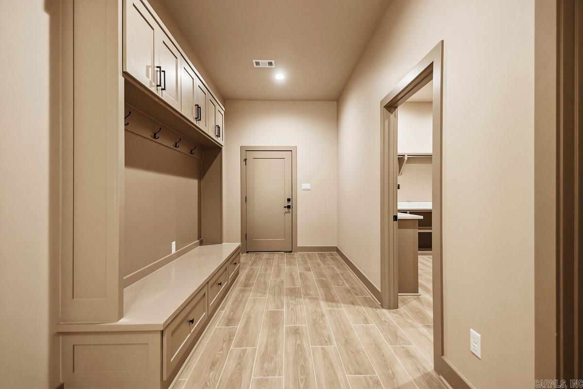 ARLINGTON PARK - Residential