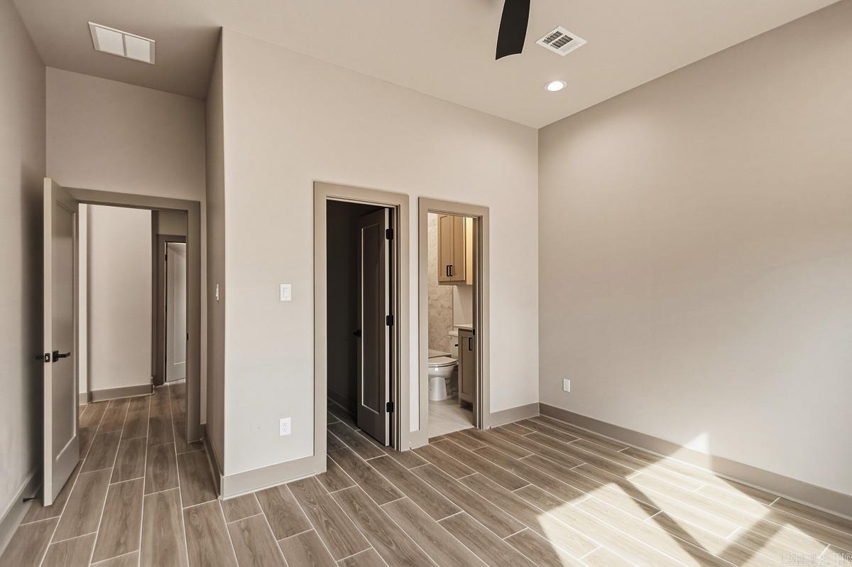 ARLINGTON PARK - Residential