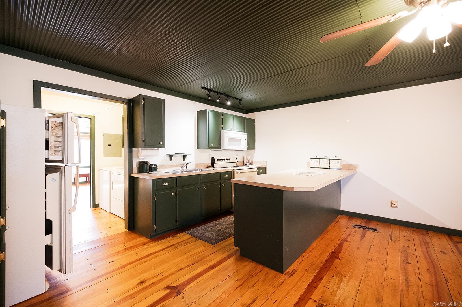 Metes & Bounds - Land