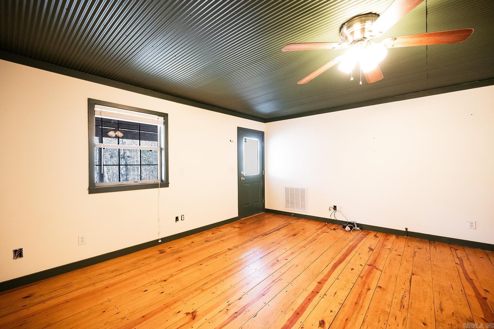 Metes & Bounds - Land