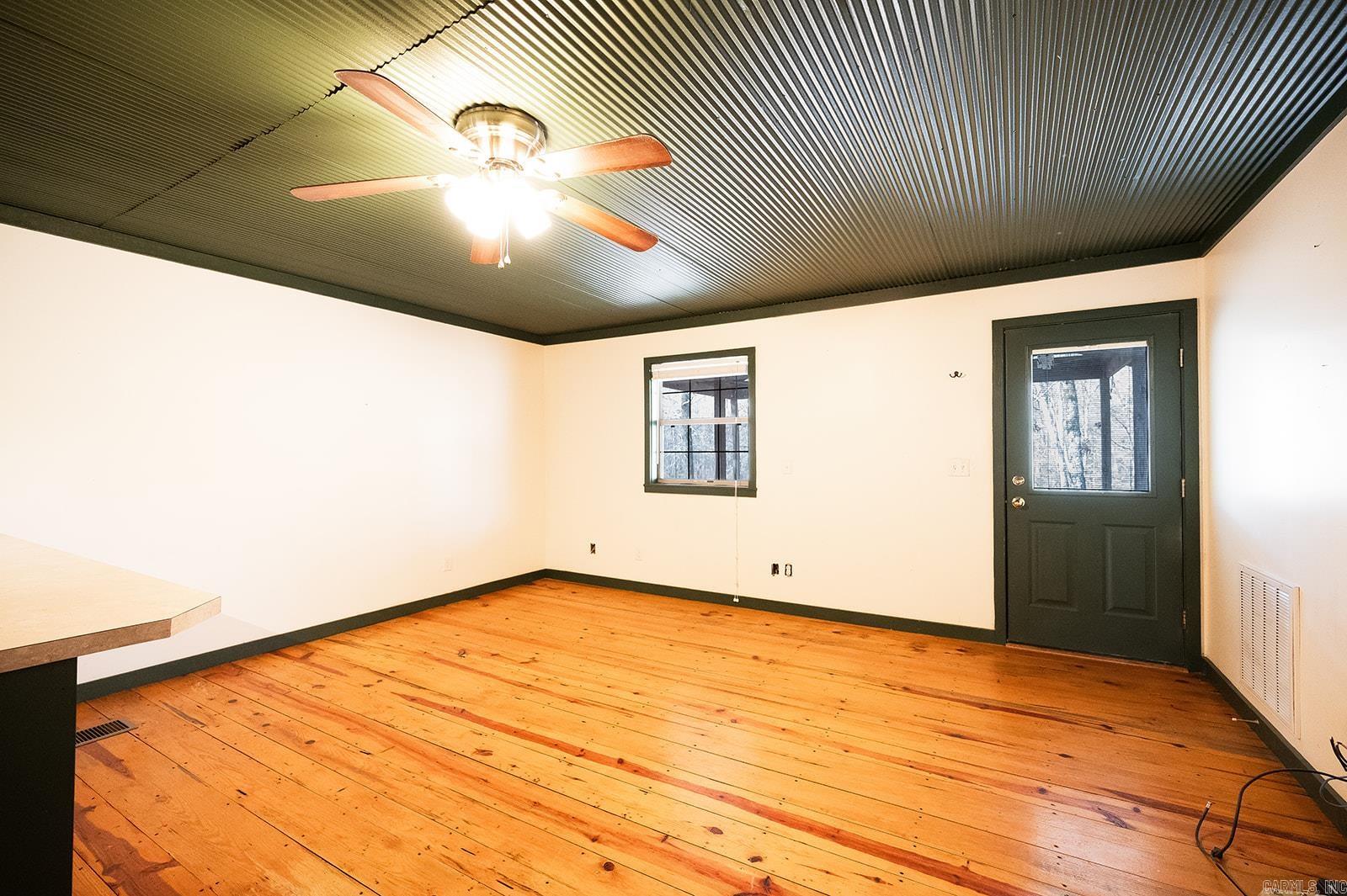 Metes & Bounds - Land