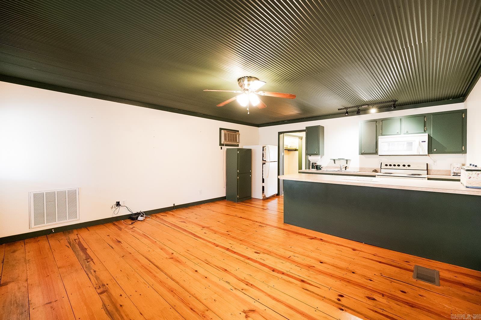 Metes & Bounds - Land