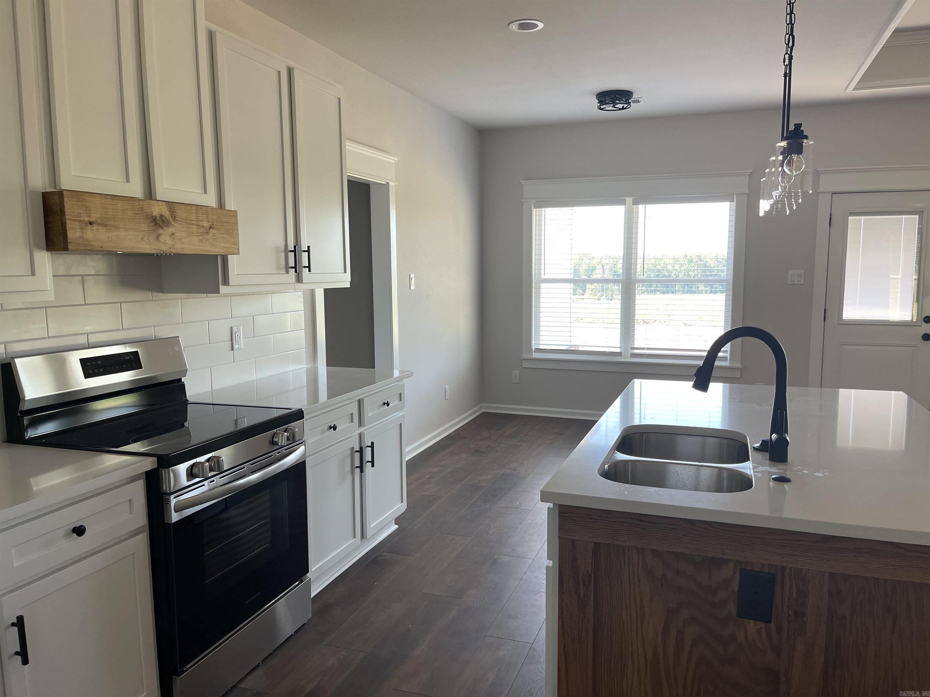 NATALIE'S PLACE - Residential