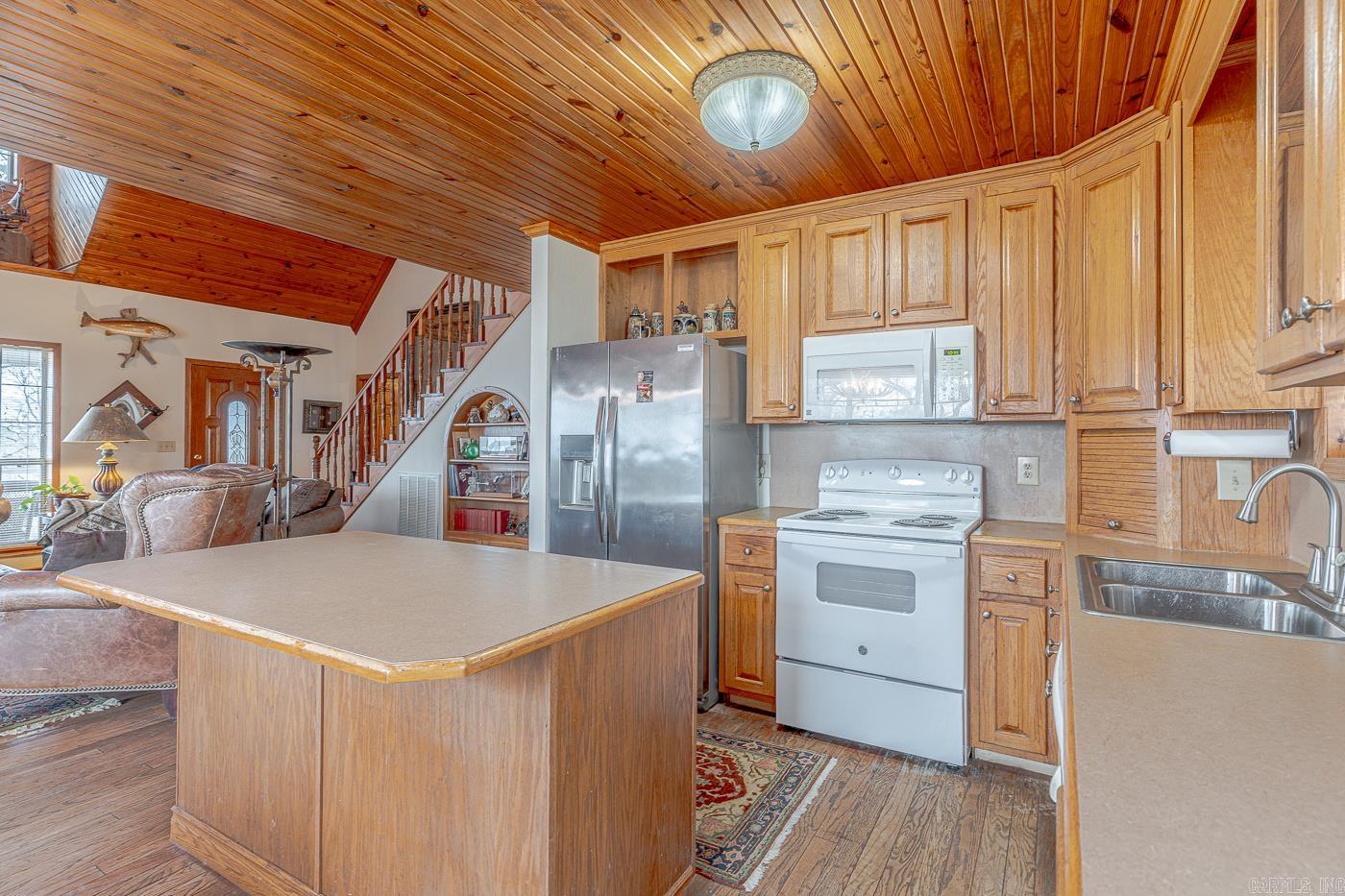 DOVE ACRES - Residential Lease