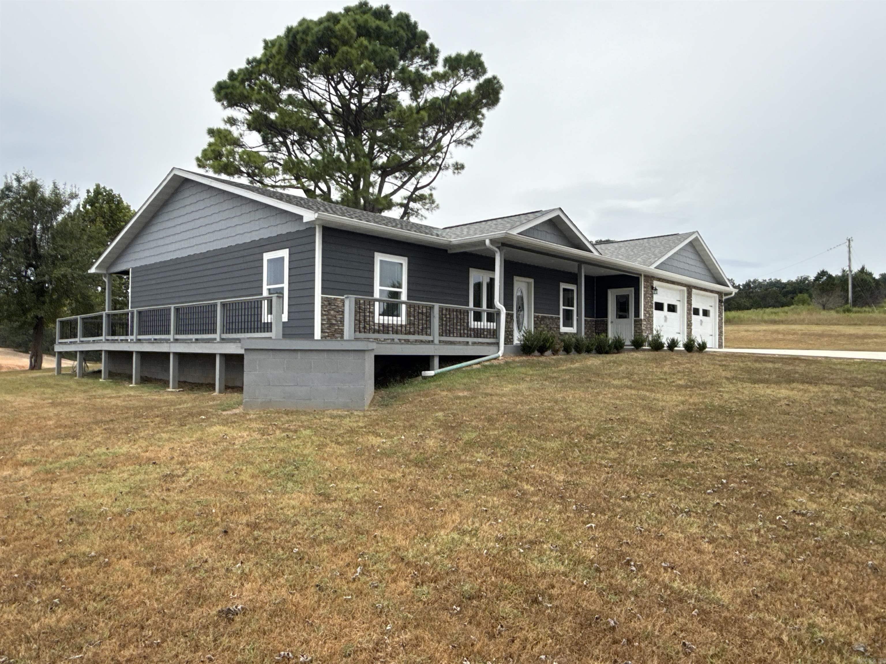 RIVERSIDE RIDGE ESTATES - Residential