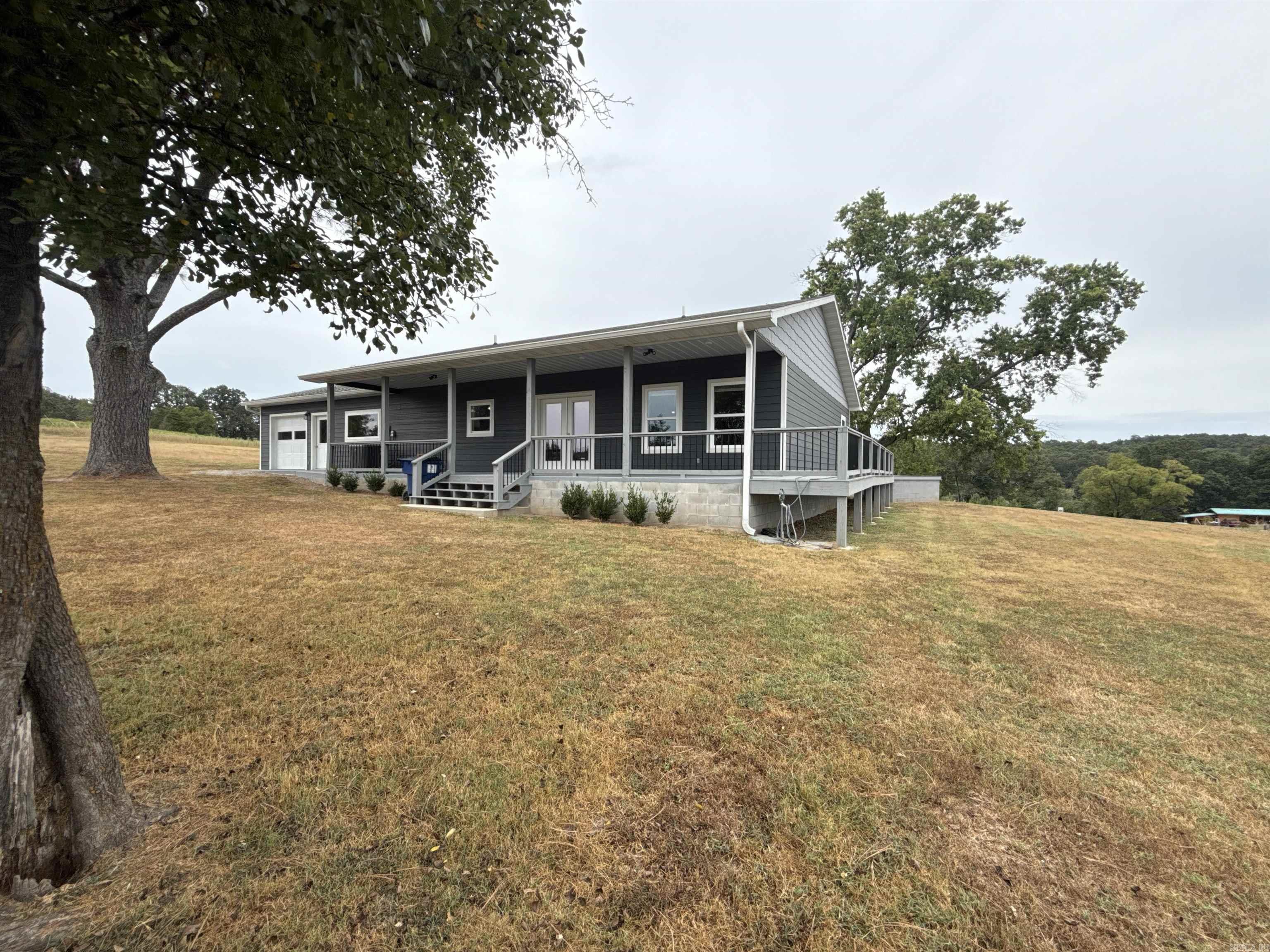 RIVERSIDE RIDGE ESTATES - Residential