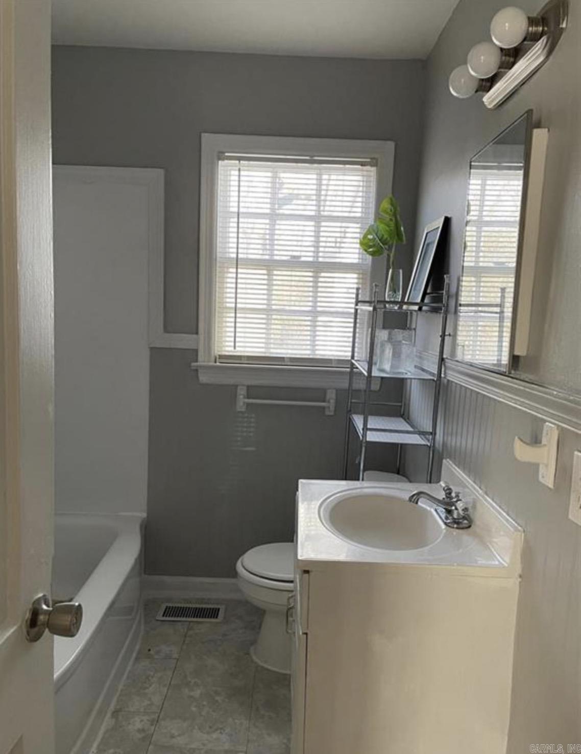 Farmeres 2nd - Residential