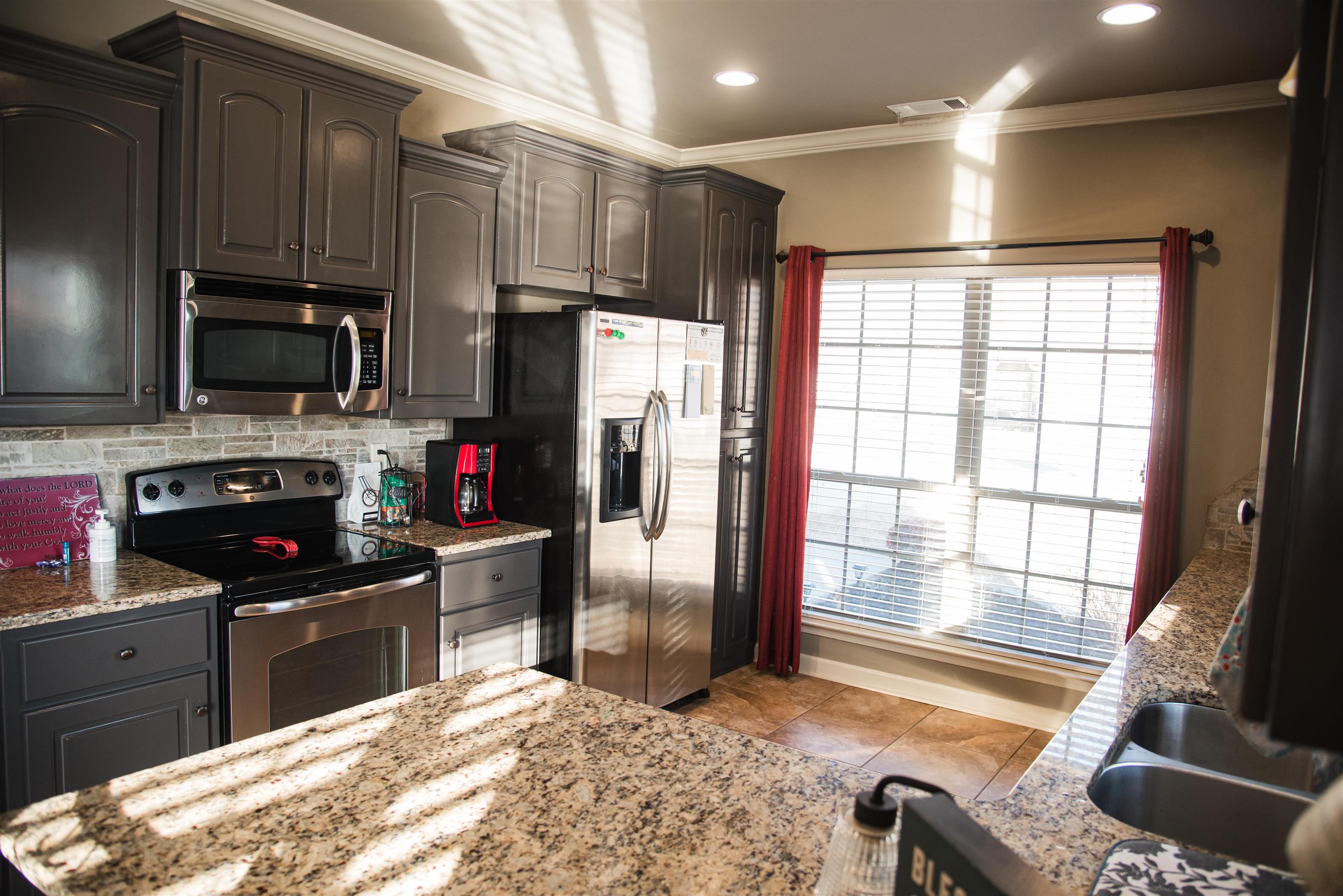 HIDDEN LAKE ESTATES - Residential