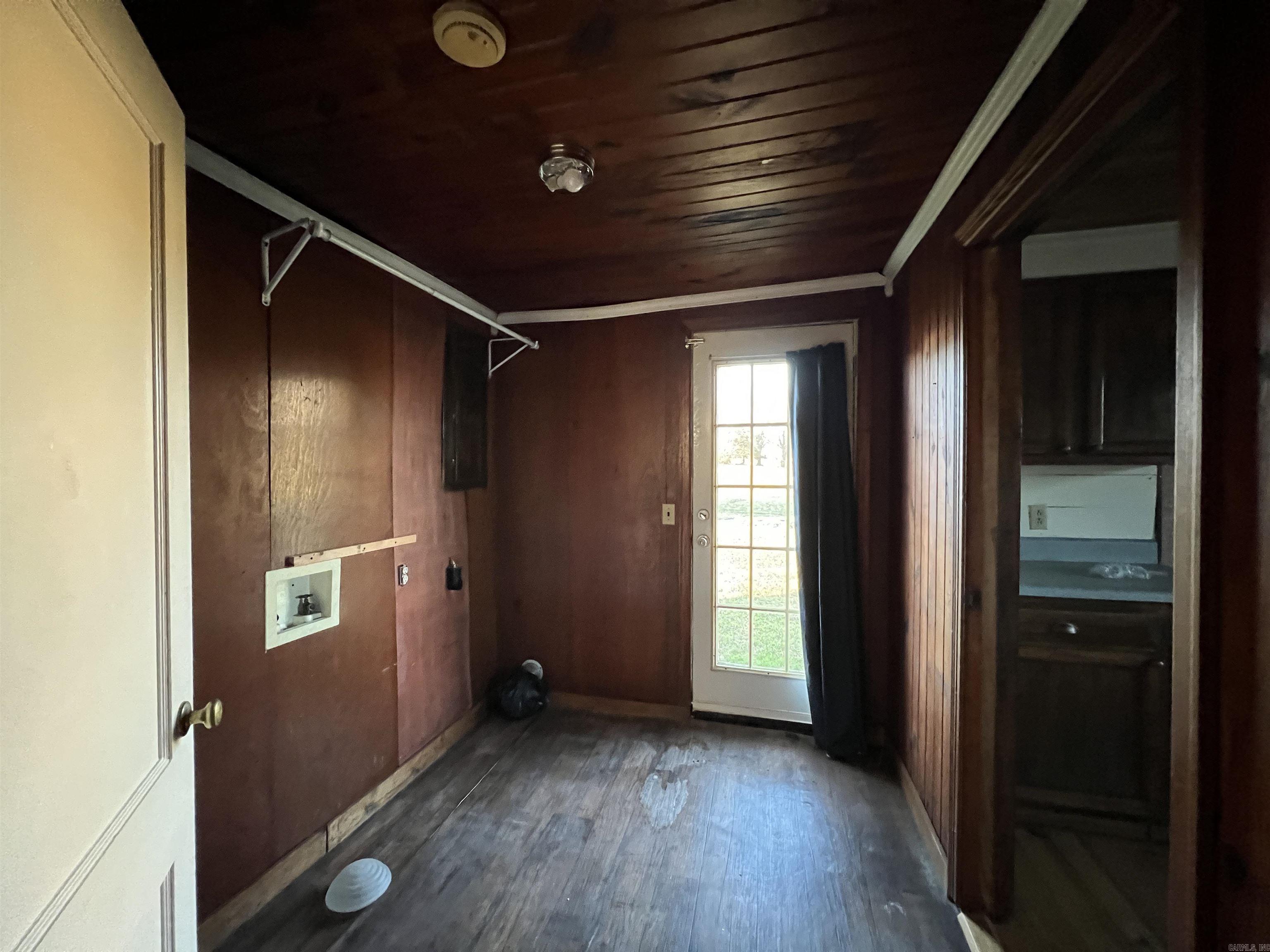 Metes & Bounds - Commercial Sale